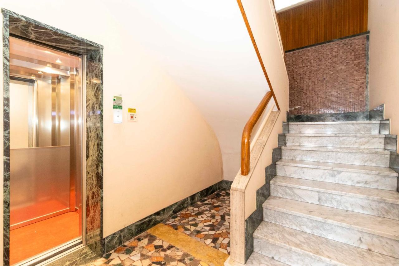 Charming Apartment With Parking! Turin Exterior photo